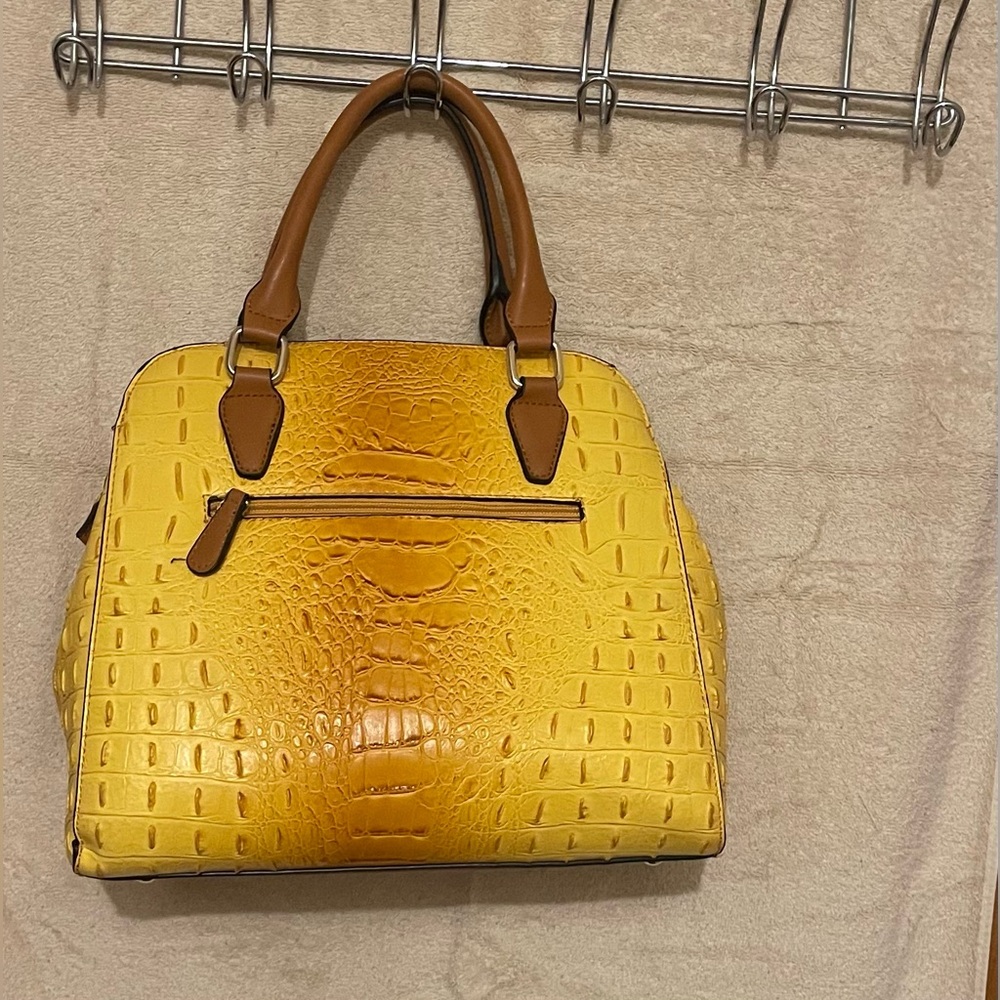 Yellow satchel medium to large sz gator handbag with arm strap - Picture 2 of 4